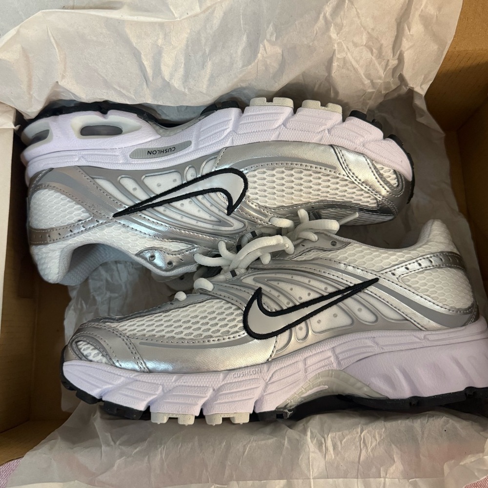 Women’s Nike Air Max Moto 2k